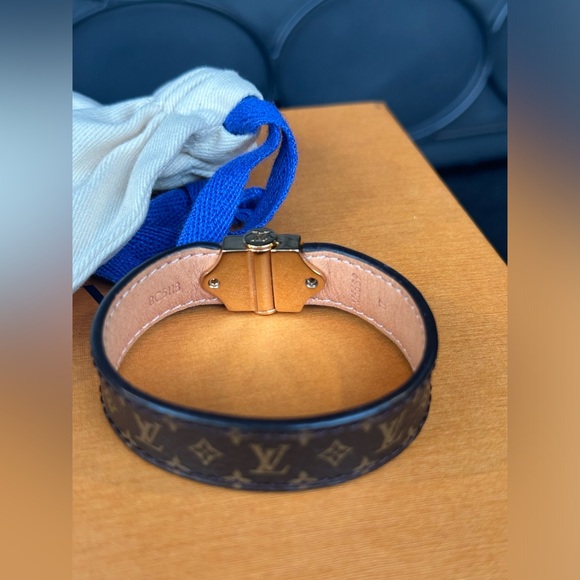 Louis Vuitton Monogram Nano Bracelet - Picture 4 of 4